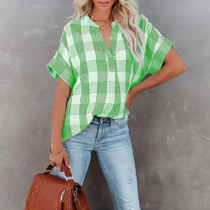 Women’s Blouse – Relaxed Fit – Checkered Pattern – Short Sleeve – Cotton – V-Neck