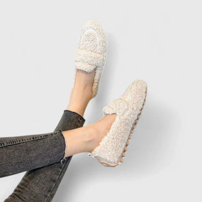 Madeleine | Warm Slippers with Elegant Design