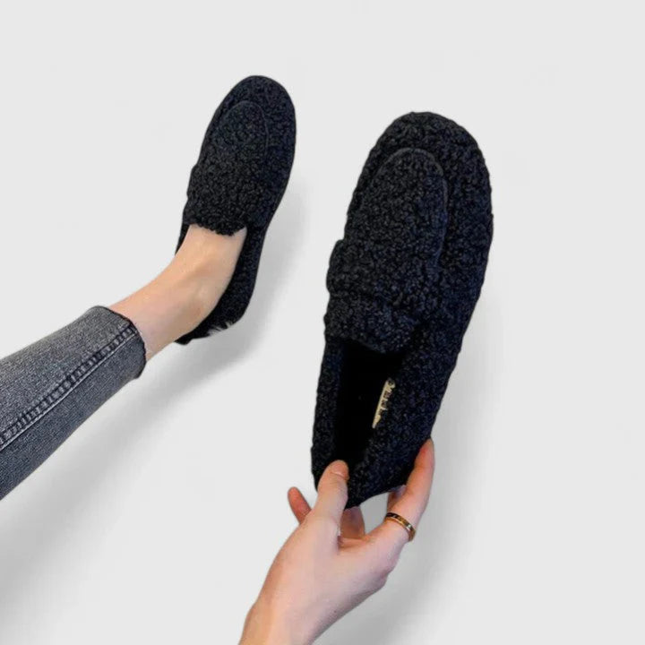 Madeleine | Warm Slippers with Elegant Design