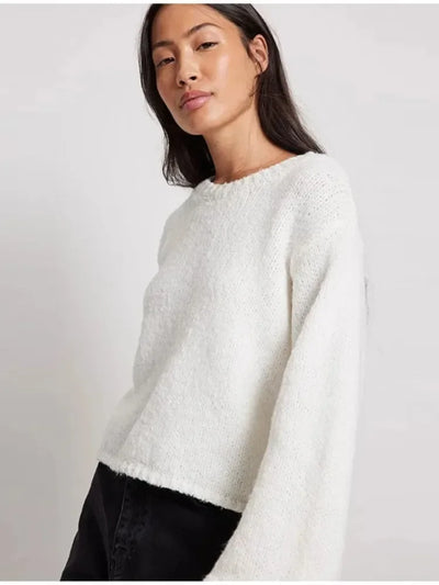 Isabelle | Crop Top with Long Sleeves and Back Cutout